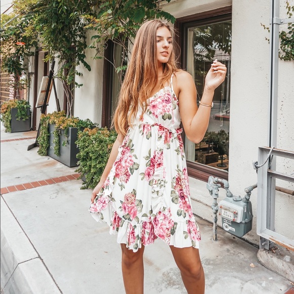 🌿 Fields Of Pretty Floral Ruffle Dress - Picture 2 of 5